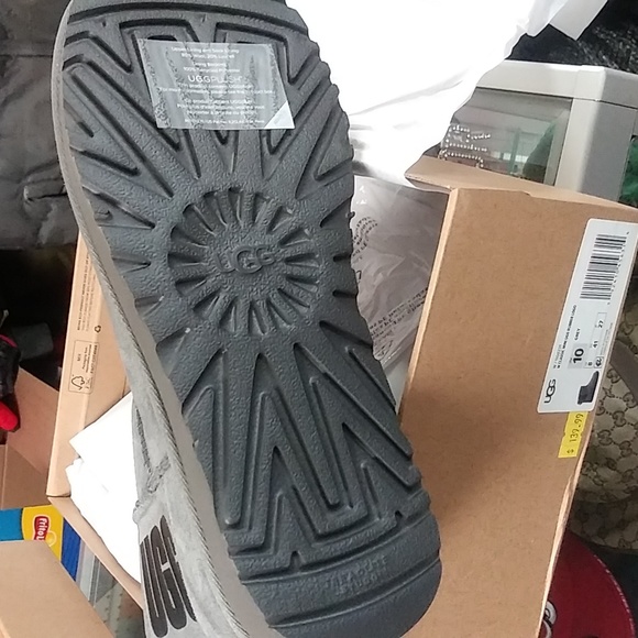 Ugg W Classic Mini UGG Rubber Logo - Picture 6 of 9